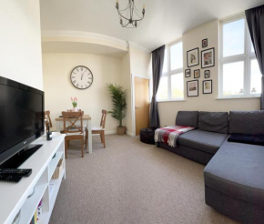 Cosy town centre apartment very close to beach sleeps 4